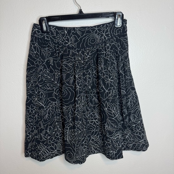 Anthropologie Conversations 38 of 52 Colloquial A-Line Skirt Black Floral Circle - Picture 4 of 11